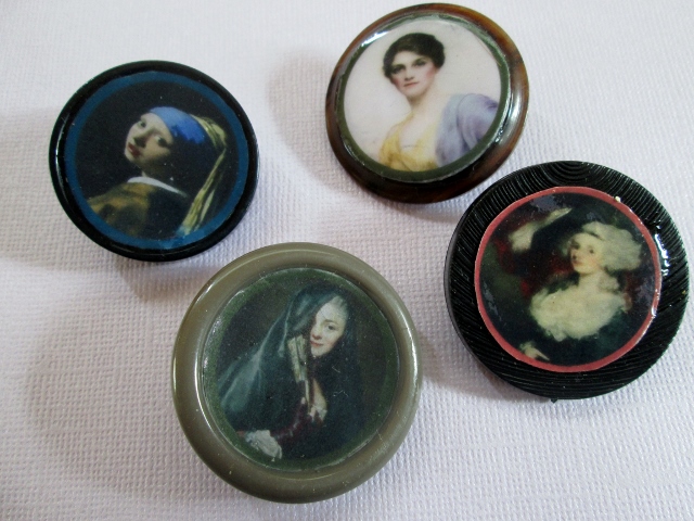 Button Brooches 